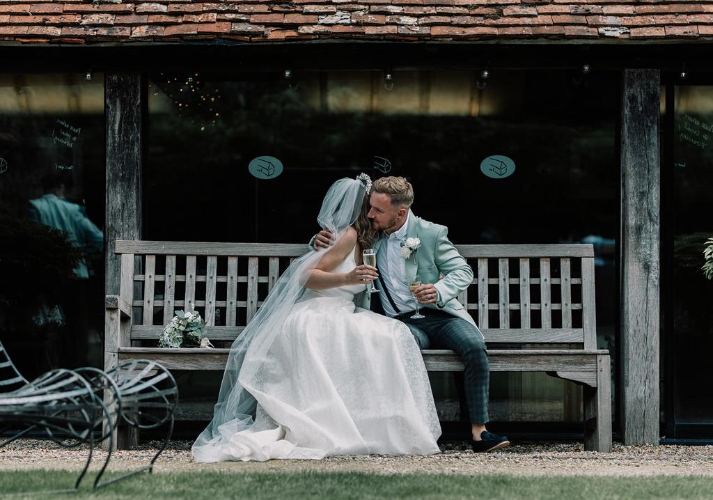 Tythe Barn, Launton | Erin & Vinnie