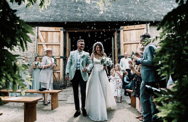 Tythe Barn, Launton | Erin & Vinnie